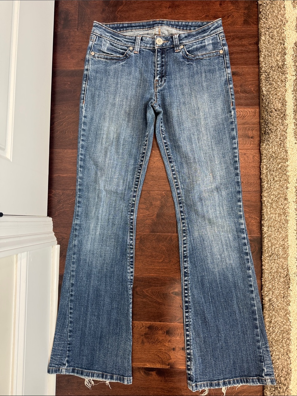 BCBG Max Azria Luxury Denim Vintage Women’s Bootcut Jeans Distressed & Frayed